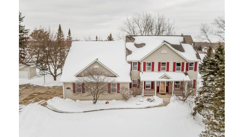 N69W15830 Eileen Ave Menomonee Falls, WI 53051 by Shorewest Realtors $475,000