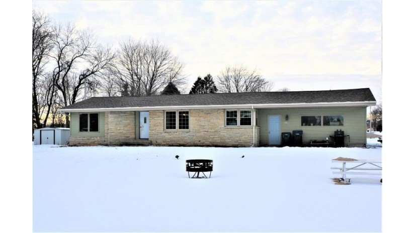 215 S 8th St Hilbert, WI 54129 by CRES $129,900
