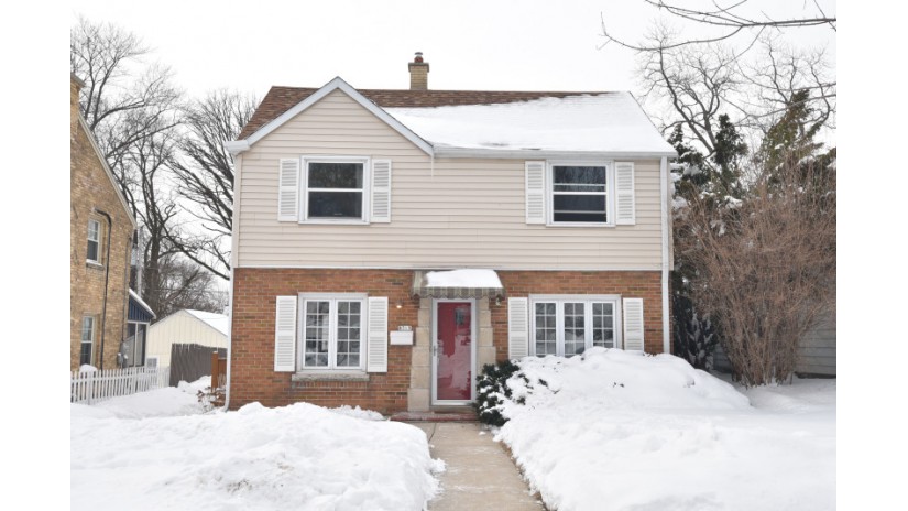 4519 S Jasper Ave Milwaukee, WI 53207 by Shorewest Realtors $259,900