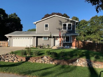 3400 Southwood Dr, Racine, WI 53406-5422