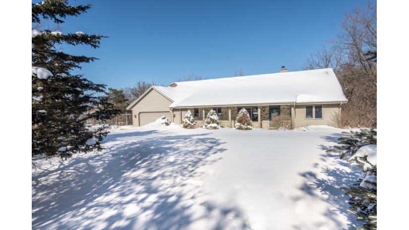 W317S2954 Roberts Ct N Genesee, WI 53188 by Shorewest Realtors $374,900