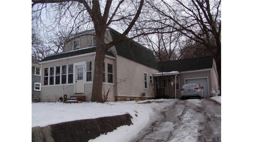 207 West Montgomery Street Durand, WI 54736 by Woods & Water Realty Inc/Regional Office $99,800