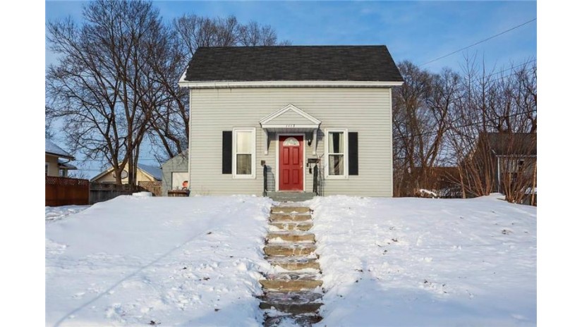 1113 Oxford Avenue Eau Claire, WI 54703 by C21 Affiliated $164,900