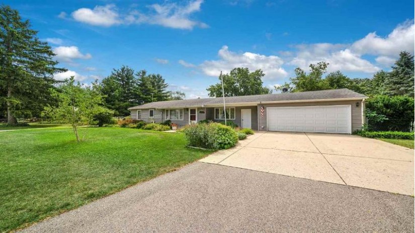 1011 Emerald Lane Machesney Park, IL 61115 by Keller Williams Realty Signature $175,000