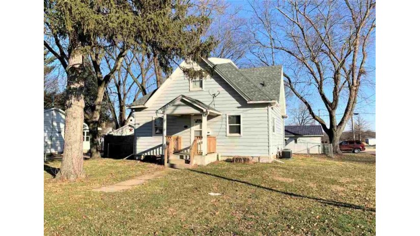 1011 S 3rd Street Oregon, IL 61061 by Re/Max Of Rock Valley $124,900