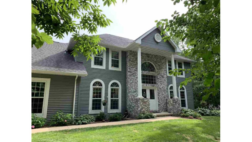 4711 Indian Bend Road Oshkosh, WI 54904 by foxcityhomes.com, LLC $549,900