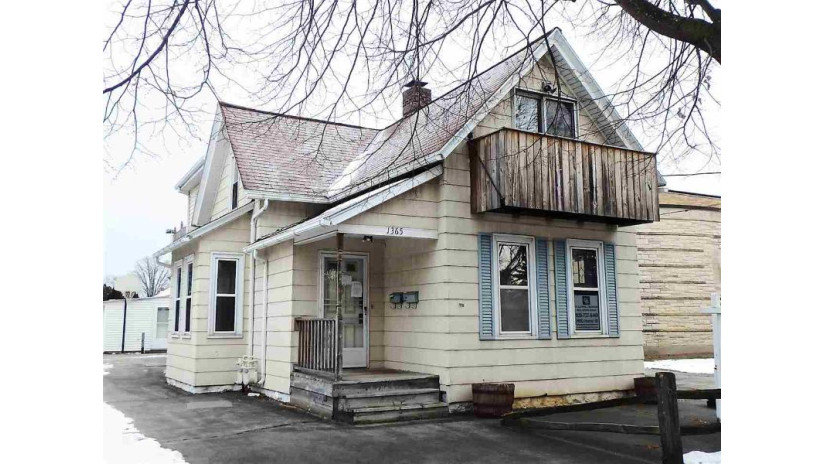 1365 Stuart Street Green Bay, WI 54301 by Coldwell Banker Real Estate Group $72,000