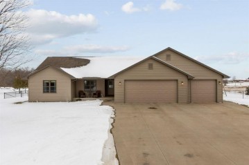 3277 Wismer Lane, Clayton, WI 54956