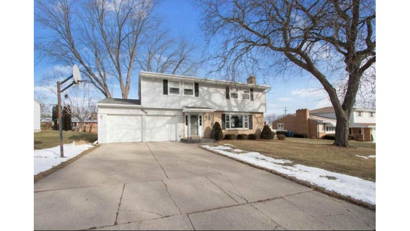 956 Watermolen Avenue Ashwaubenon, WI 54304 by Resource One Realty, Llc $205,000