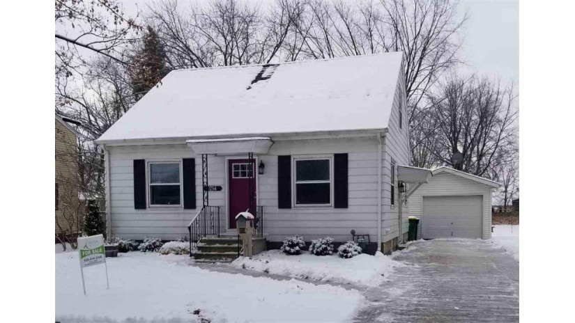 1754 Lost Lane Green Bay, WI 54302 by Design Realty $144,900