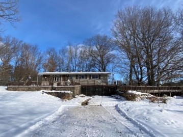 N3690 Oak Ridge Road, Waupaca, WI 54981