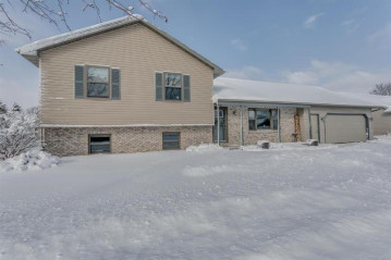 1821 Basswood Lane, Little Chute, WI 54140