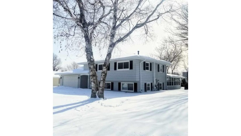 2109 Hickory Lane New Holstein, WI 53061 by Century 21 Ace Realty $158,900