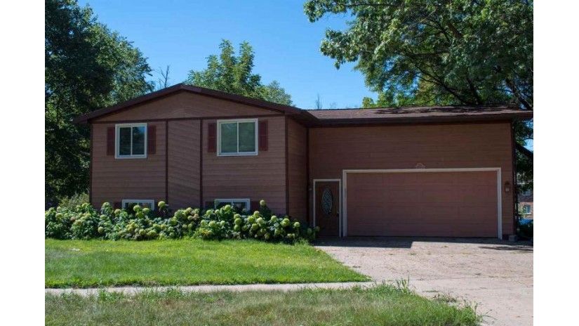 214 Monroe St Mauston, WI 53948 by Castle Rock Realty Llc $162,688