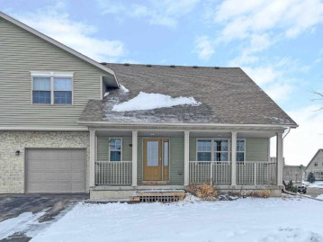 192 Lienke Rd 18, Fall River, WI 53932