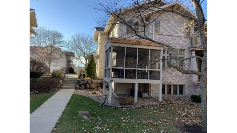 20 Wood Brook Way Fitchburg, WI 53711 by The Mcgrady Group, Llc $352,500