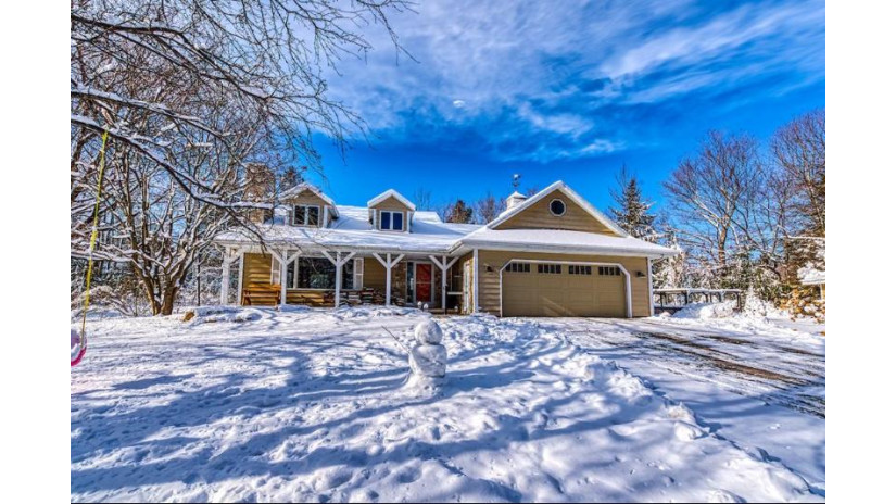 2941 Gibraltar Rd Town Of Gibraltar, WI 54212 by Kellstrom-Ray Agency $495,000