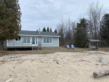 435 Wickman Rd, Washington Island, WI 54246