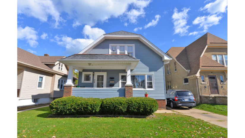 2405 Green St Racine, WI 53402 by Shorewest Realtors $135,000