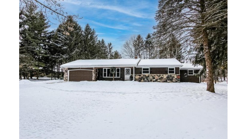 6775 Glacier Dr Barton, WI 53090 by RE/MAX Realty Pros~Brookfield $325,000