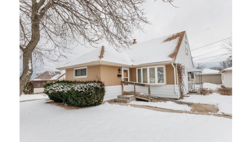 4408 S Kentucky Ave Milwaukee, WI 53221 by Shorewest Realtors $179,900