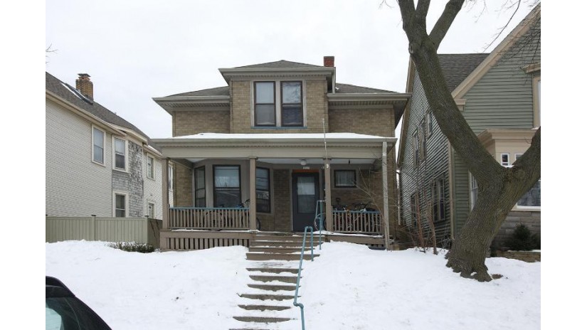 1715 E Riverside Pl Milwaukee, WI 53211 by Riverwest Realty Milwaukee $199,000