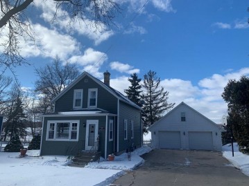 101 S Packer Dr, Francis Creek, WI 54220-9020