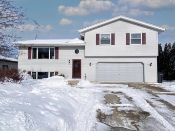 617 Spring Ct, Random Lake, WI 53075-1790