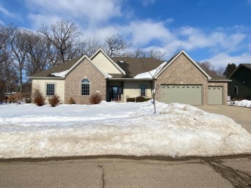 2117 Stonegate Rd, Burlington, WI 53105-7779