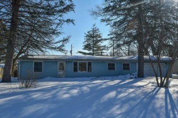 9910 Saratoga Dr, Caledonia, WI 53108-9636