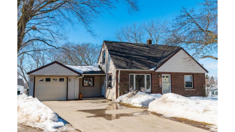 10924 W Marion St Wauwatosa, WI 53222 by Firefly Real Estate, LLC $239,900