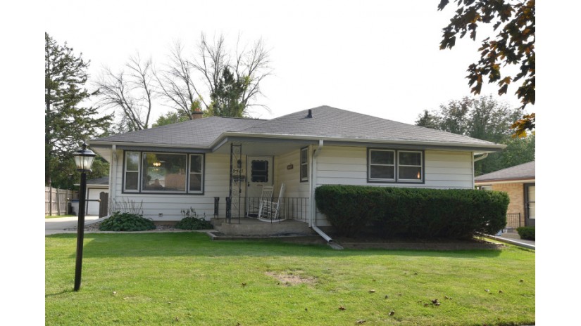 10517 W Rae Ave Milwaukee, WI 53225 by Shorewest Realtors $165,000