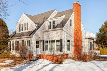 4440 N Marlborough Dr, Shorewood, WI 53211-1302