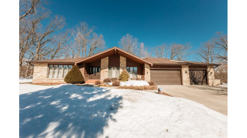 16930 Willow Ridge Ln Brookfield, WI 53005 by RE/MAX Realty Pros~Brookfield $423,000