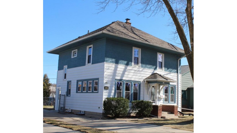 818 S 109th St West Allis, WI 53214 by Premier Point Realty LLC $244,900