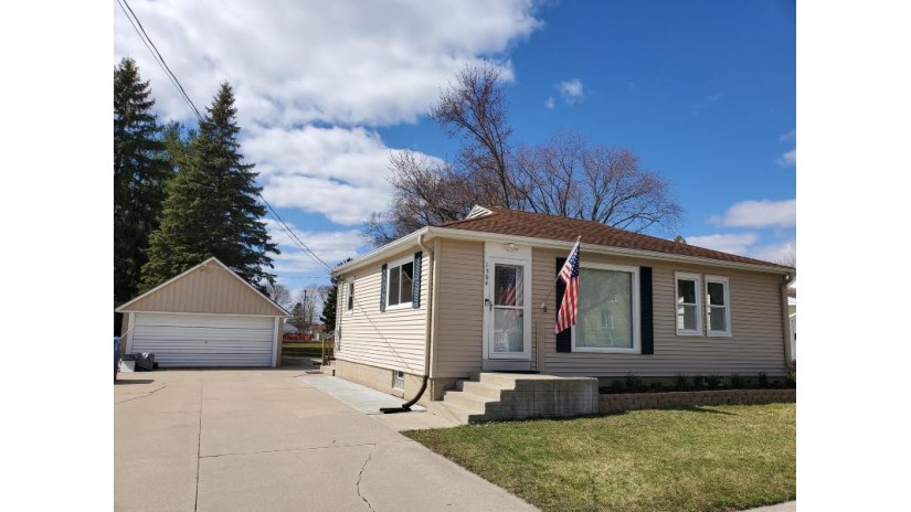 1504 River Dr Watertown, WI 53094 by RE/MAX Realty Center $169,900