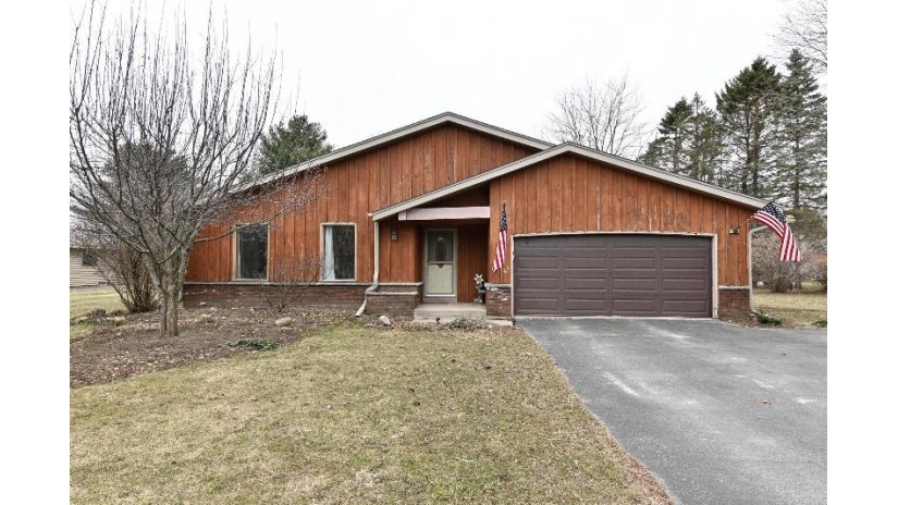 239 S Sunflower Ct Summit, WI 53066 by RE/MAX Realty Pros~Hales Corners $279,900
