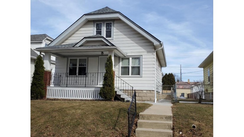 3672 S Herman St Milwaukee, WI 53207 by First Weber Inc- Greenfield $297,000