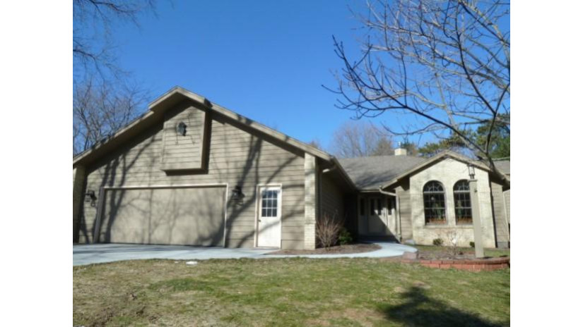 1261 Janette St Fort Atkinson, WI 53538 by Wayne Hayes Real Estate LLC $424,000