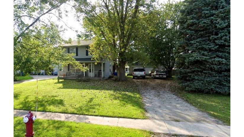 1120 S Tenth St Watertown, WI 53094 by Shorewest Realtors $152,000