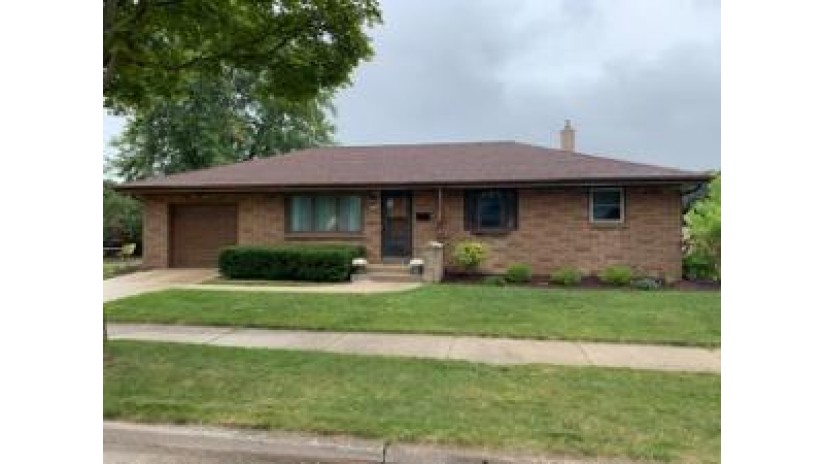 7908 W Holt Ave Milwaukee, WI 53219 by Shorewest Realtors $200,000