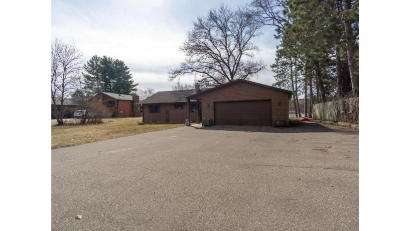 6719 North Shore Drive Eau Claire, WI 54703 by C21 Affiliated $405,000