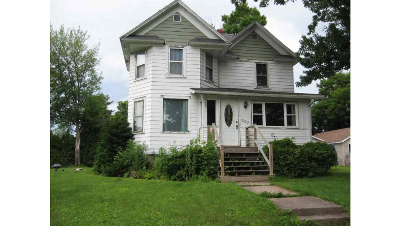 1009 Fischer Street Gresham, WI 54128 by Exit Elite Realty $65,000