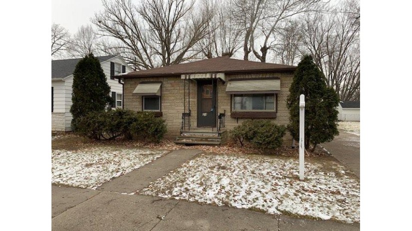314 14th Avenue Green Bay, WI 54303 by Renard Realty $95,900