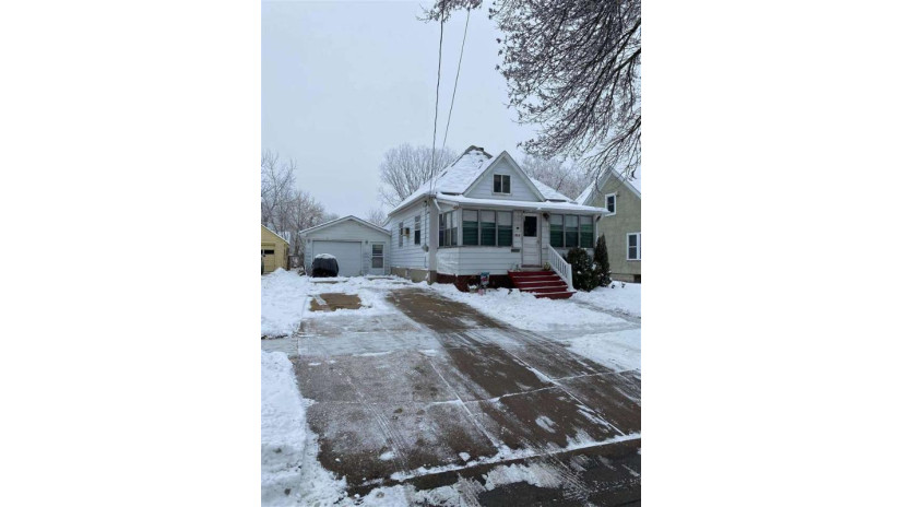 832 E Washington Street Appleton, WI 54911 by Acre Realty, Ltd. $95,000