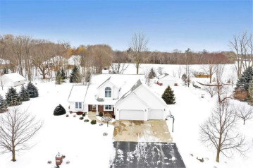 3187 River Forest Hills Drive, Pittsfield, WI 54162-9794