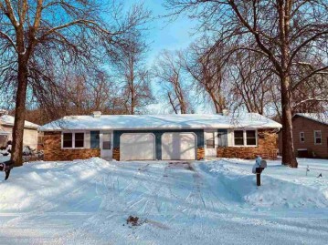 1725 Beech Tree Drive, Green Bay, WI 54304