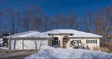 4372 E Chatham Drive, Hobart, WI 54313-7371