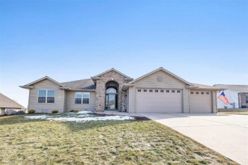 423 Harvest Hill Drive, Denmark, WI 54208