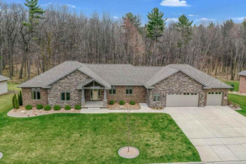 3235 W Twin Pines Court, Green Bay, WI 54311-8950